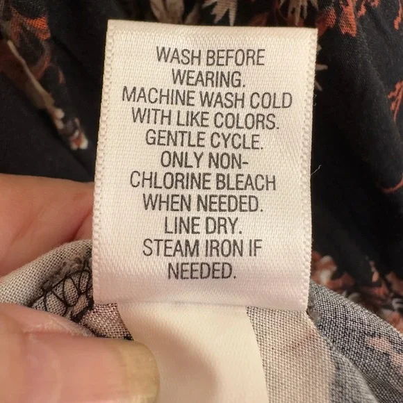 Croft &‎ Barrow Floral Print Top 3/4 Sleeve V-Neck Blouse Black Brown Orange S - Picture 6 of 6